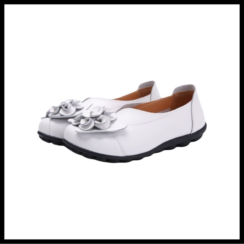 Genuine Leather White Flowers Slip On Flats Round Toe Lightweight Non-Slip
